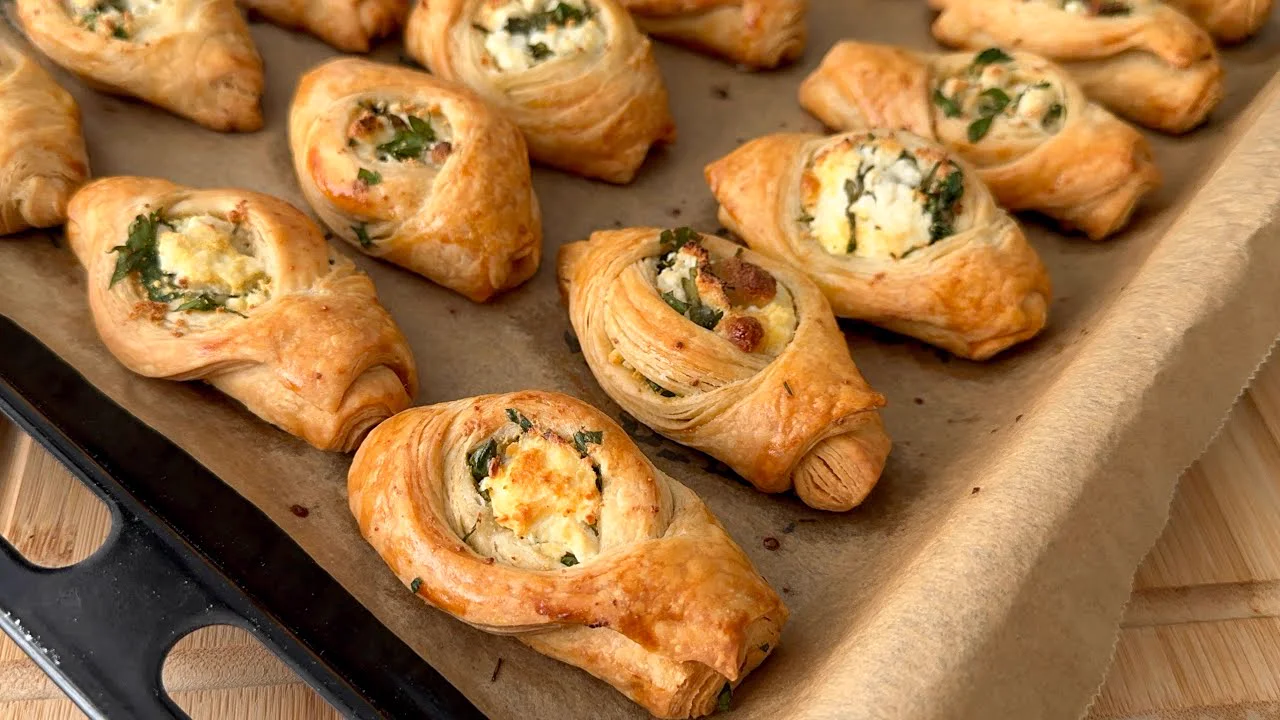 YAPTIĞIM ENNN İYİİİ BÖREK BU OLABİLİR HAMURU AĞZINIZDA KAYBOLACAK KOLAY EL AÇMASI BÖREK