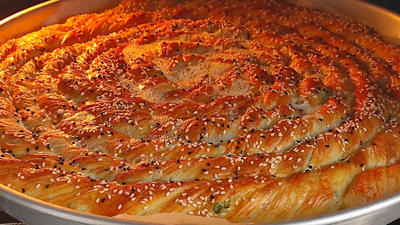 BU TARİFLE EL AÇMASI BÖREK YAPMAYAN KALMASIN!! ÇITIR ÇITIR YOK BÖYLE BİR LEZZETKOLAY BÖREK