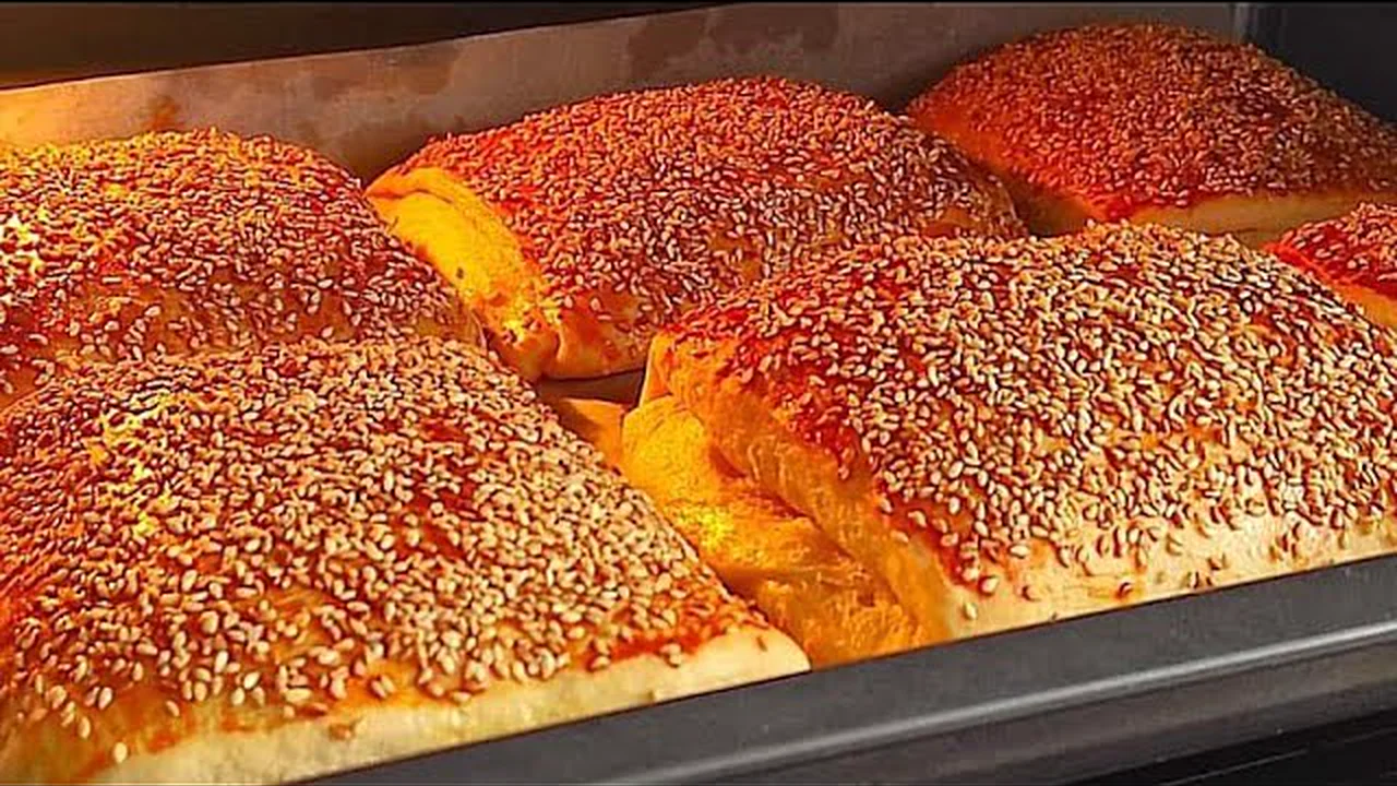 KAÇ TEPSİ YAPSANIZ HEPSİ FIRINDAN ÇIKTIĞI GİBİ BİTER ÇÖREK TARİFİ KOLAY VE LEZZETLİ