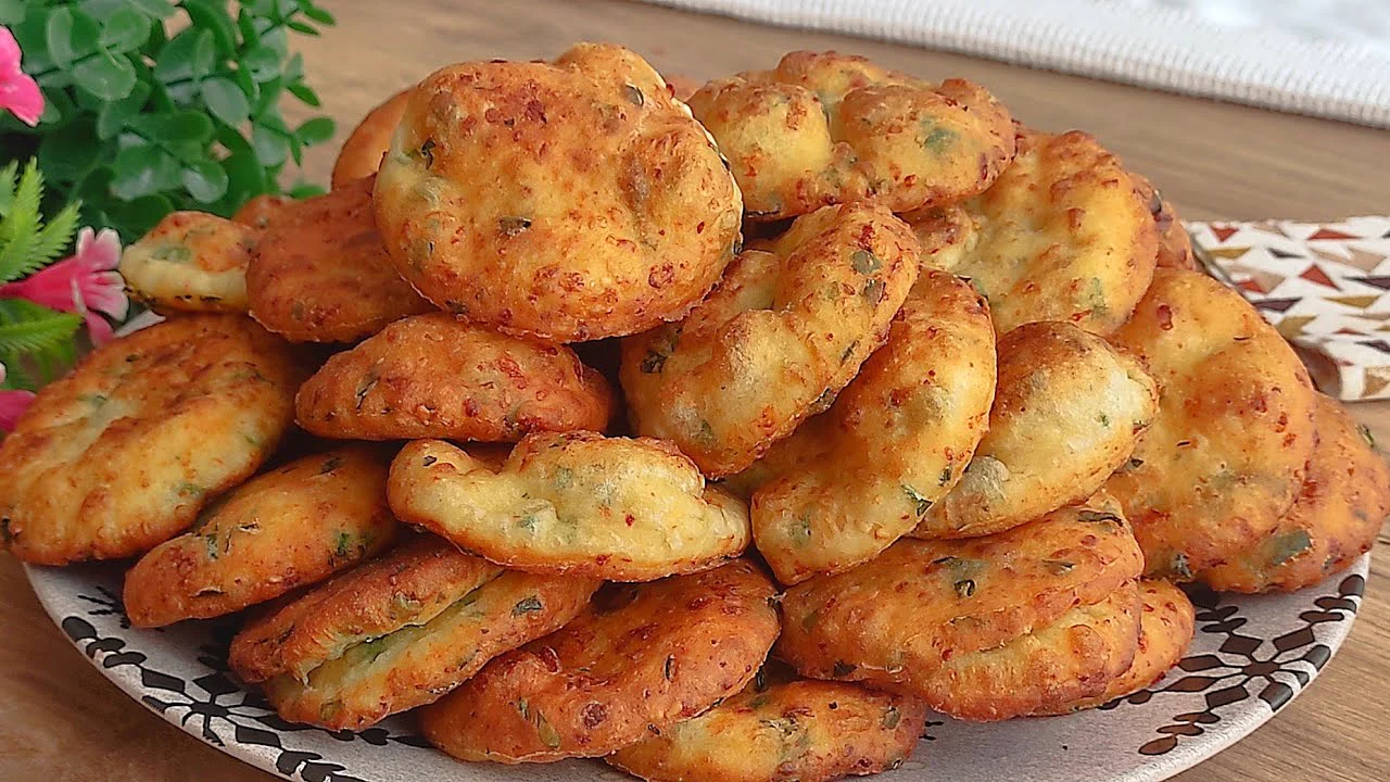 5 DAKİKADA HAZIR PİŞİ HİÇ BUKADAR LEZZETLİ OLMAMIŞTI KOLAY VE LEZZETLİ PİŞİ TARİFİ