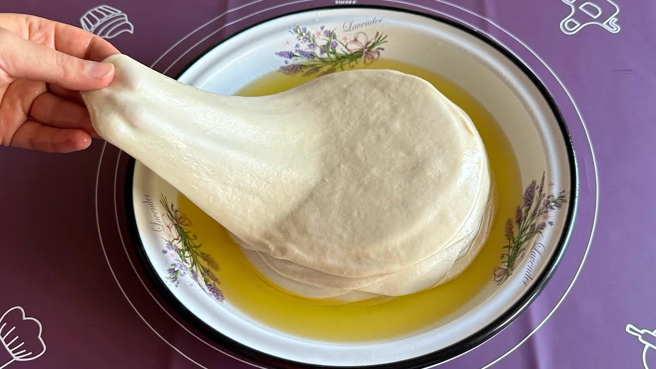 HAMURA DOKUNDUĞUNUZ AN AÇILIYOR BU BÖREĞİ HERKES YAPABİLİR ÇITIR ÇITIR EL AÇMASI BÖREK TARİFİ