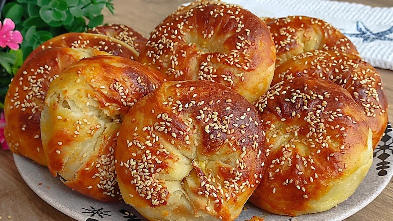 KAÇ TEPSİ YAPSANIZ BAĞIMLILIK YAPAR ANINDA BİTER BÖREK TARİFİ KOLAY VE LEZZETLİ