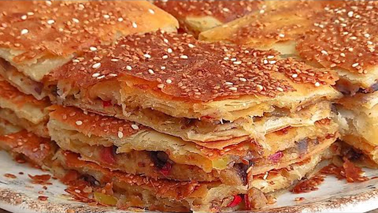 BU BÖREĞİ YAPMAYAN PİŞMAN OLUR PATLICAN ALDIĞIMDA HEMEN YAPIYORUM YEĞENLER BAYILIYOR