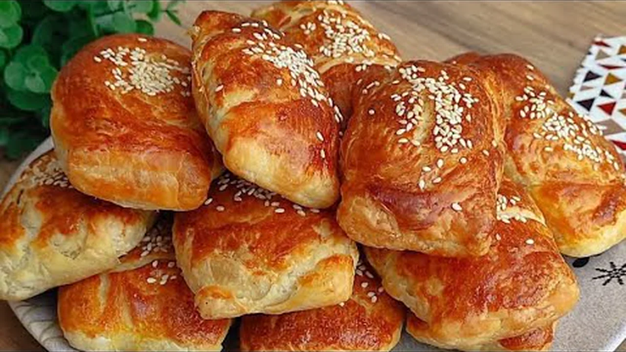 KAÇ TEPSİ YAPSANIZ HEPSİ FIRINDAN ÇIKTIĞI GİBİ BİTER MİLFÖY TADINDA BÖREK TARİFİ