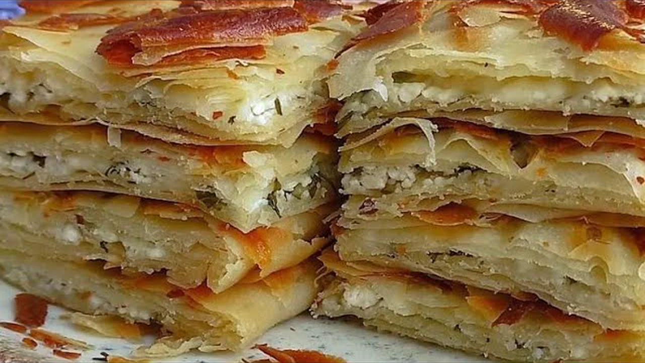 ÇOK FARKLI YÖNTEM ÇOK FARKLI LEZZET PİŞTİĞİ GİBİ BİTTİ EN HIZLI EN PRATİK EN LEZZETLİ BÖREK TARİFİ