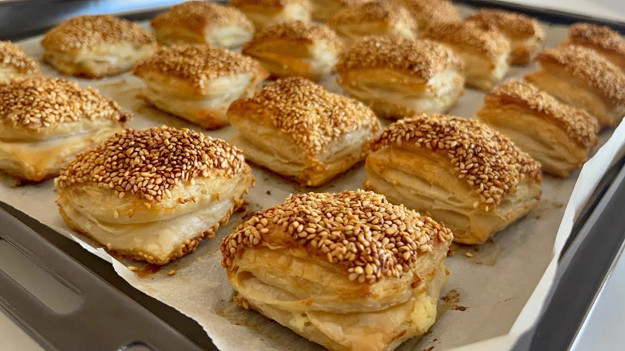 Milföyden 5 Dakikada SİMİT Lezzetinde Nefis Çıtır Börek Tarifi