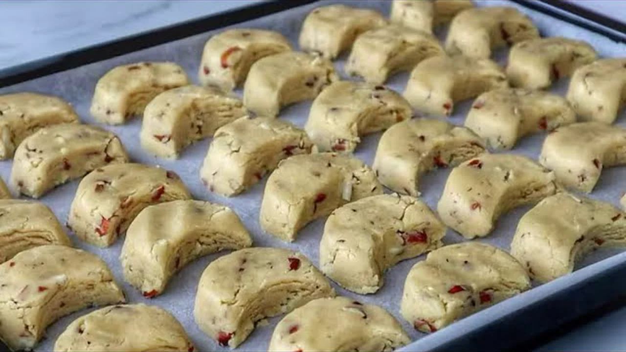 BU KURABİYELERİ EVİMDEN EKSİK ETMİYORUMSADECE 5 DAKİKADA ASLA BAYATLAMAYAN KIYIR KIYIR KURABİYE