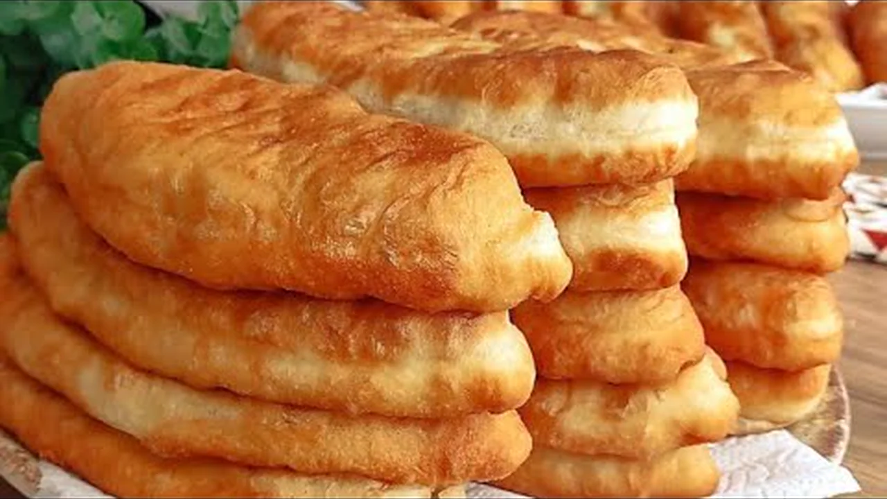 KAHVALTIDA YAPTIM ANINDA BİTTİ PUF PUF PİŞİ TARİFİ KOLAY HAMUR KIZARTMASI