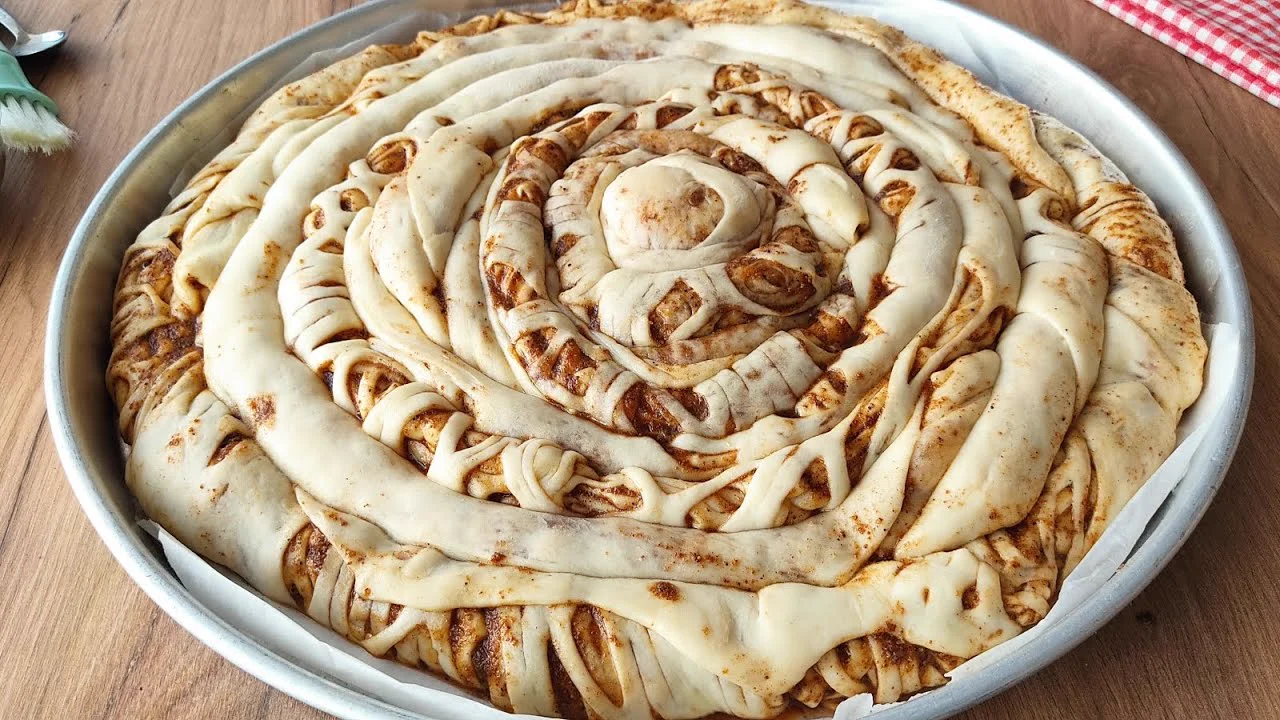 Hiç Böyle ÇÖREK yediniz mi? Şimdiye kadar yediğim En LEZZETLİ ve En KOLAY ÇÖRE Ktarifi