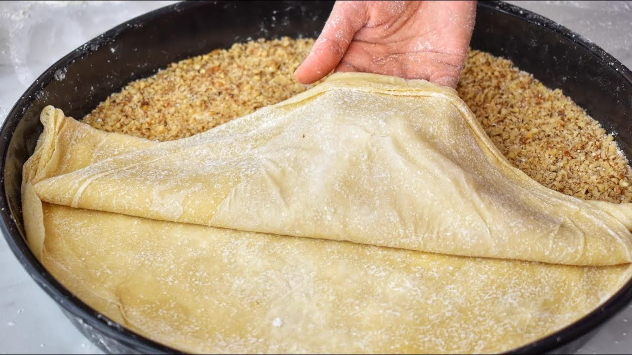 OKLAVA KULLANMAK YOK TEK TEK AÇMAK YOK ÇOK KOLAY ÇITIR ÇITIR 45 KATLI BAKLAVA YAPIMI