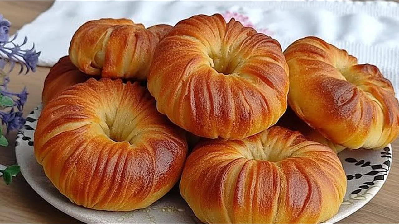 DÜNYANIN EN KOLAY BÖREĞİ ARTIK DİŞARTAN SATIN ALMIYORUM EN LEZZERLİ PRATİK PEYNİRLİ BÖREK TARİFİ