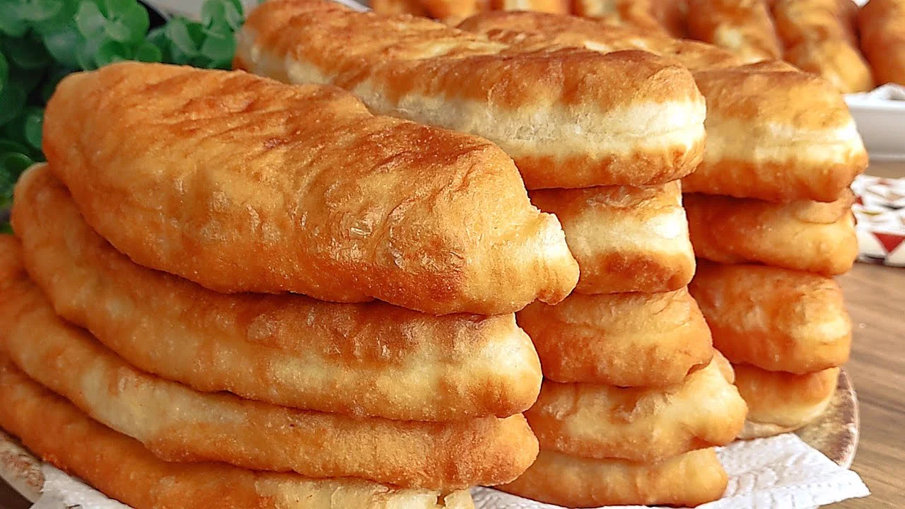 KAHVALTIDA YAPTIM ANINDA BİTTİ PUF PUF PİŞİ TARİFİ KOLAY HAMUR KIZARTMASI