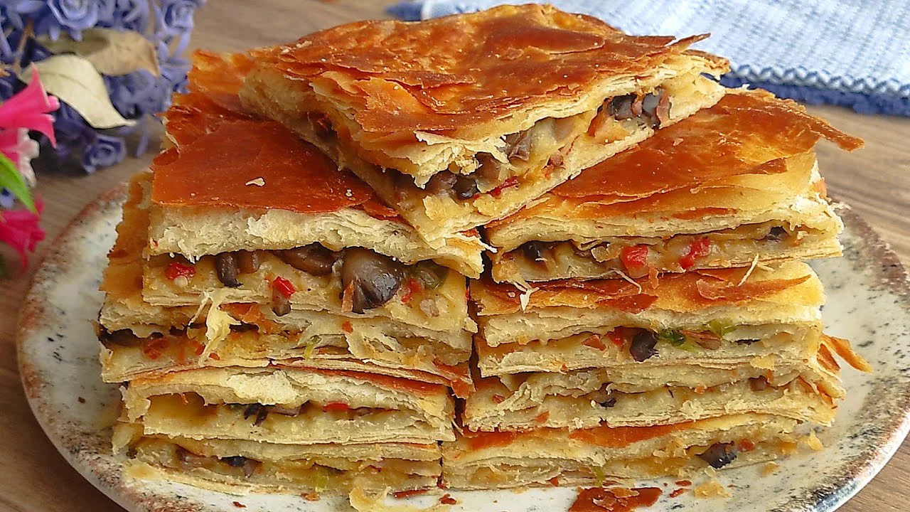 BU BÖREĞİN YAPIMINA HERKES HAYRAN KALDI YİYENLER TARİF İSTEDİ MANTARLI BÖREK TARİFİ