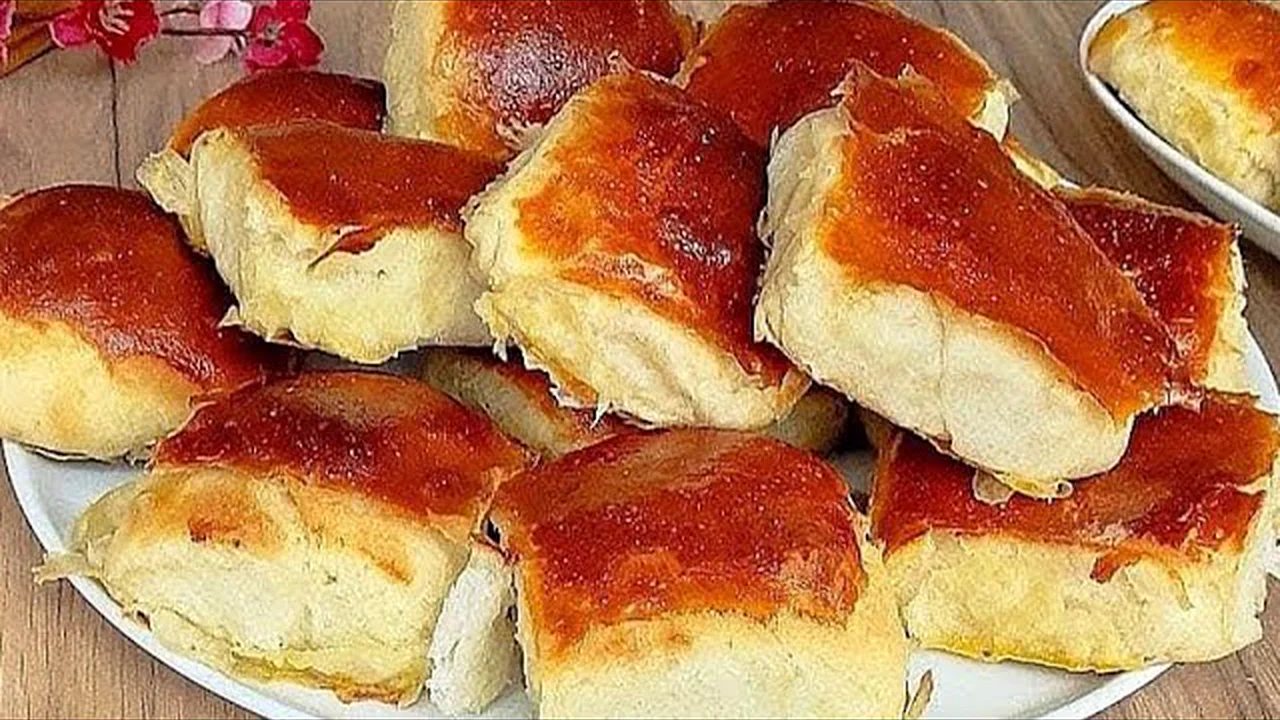 TEPSİ TEPSİ YAPIYORUM YAPILDIĞI ANDA BİTİYOR ASLA BİLDİĞİNİZ POĞAÇALARA BENZEMEZ