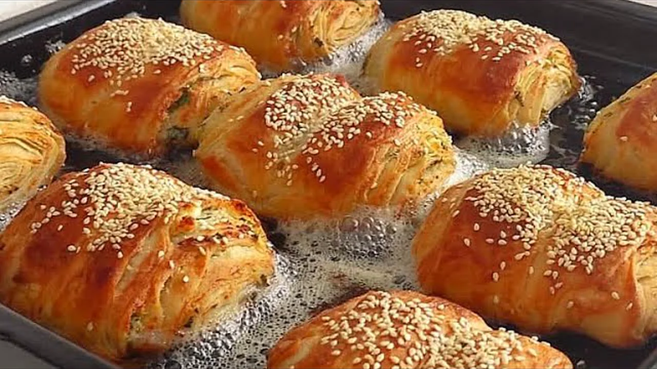 KAÇ TEPSİ YAPSANIZ HEPSİ FIRINDAN ÇIKTIĞI GİBİ BİTER ÇÖREK TARİFİ KOLAY VE LEZZETLİ