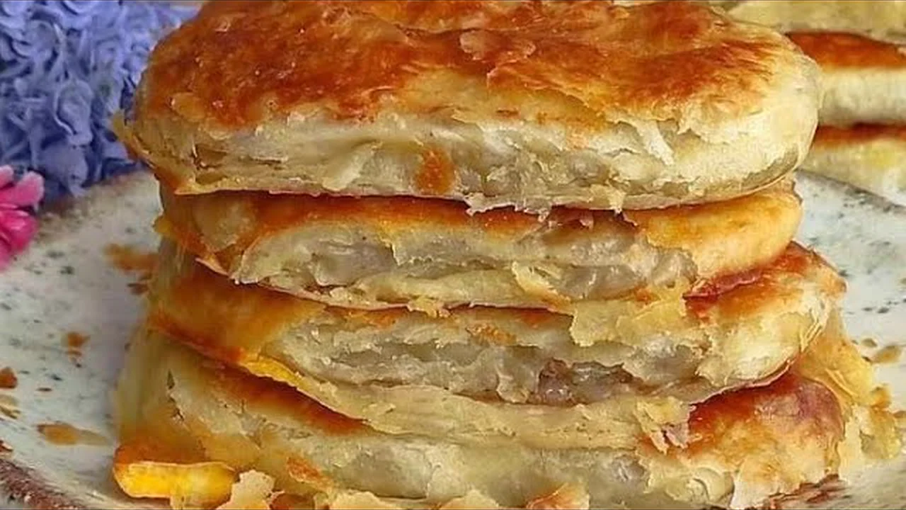 EVDE SOĞAN VARDI HEMEN YAPTIM PİŞTİĞİ GİBİ BİTTİ BÖREK TARİFİ KOLAY VE LEZZETLİ