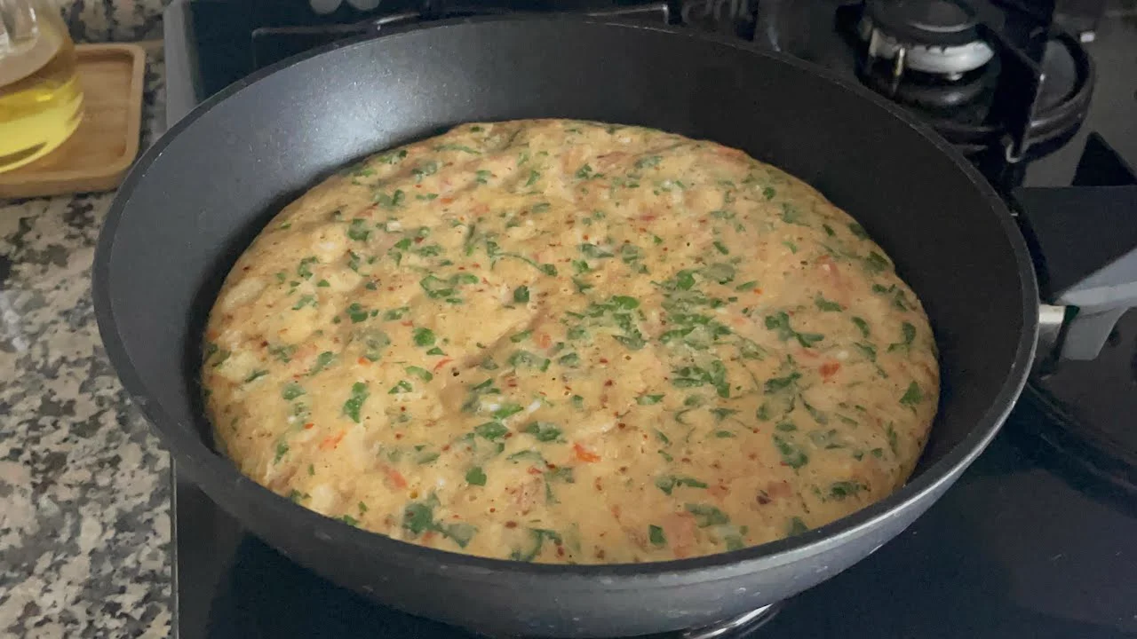 Omletin En Güzel Hali Kahvaltıya Farklı ve Lezzetli Karışık Yulaflı Omlet