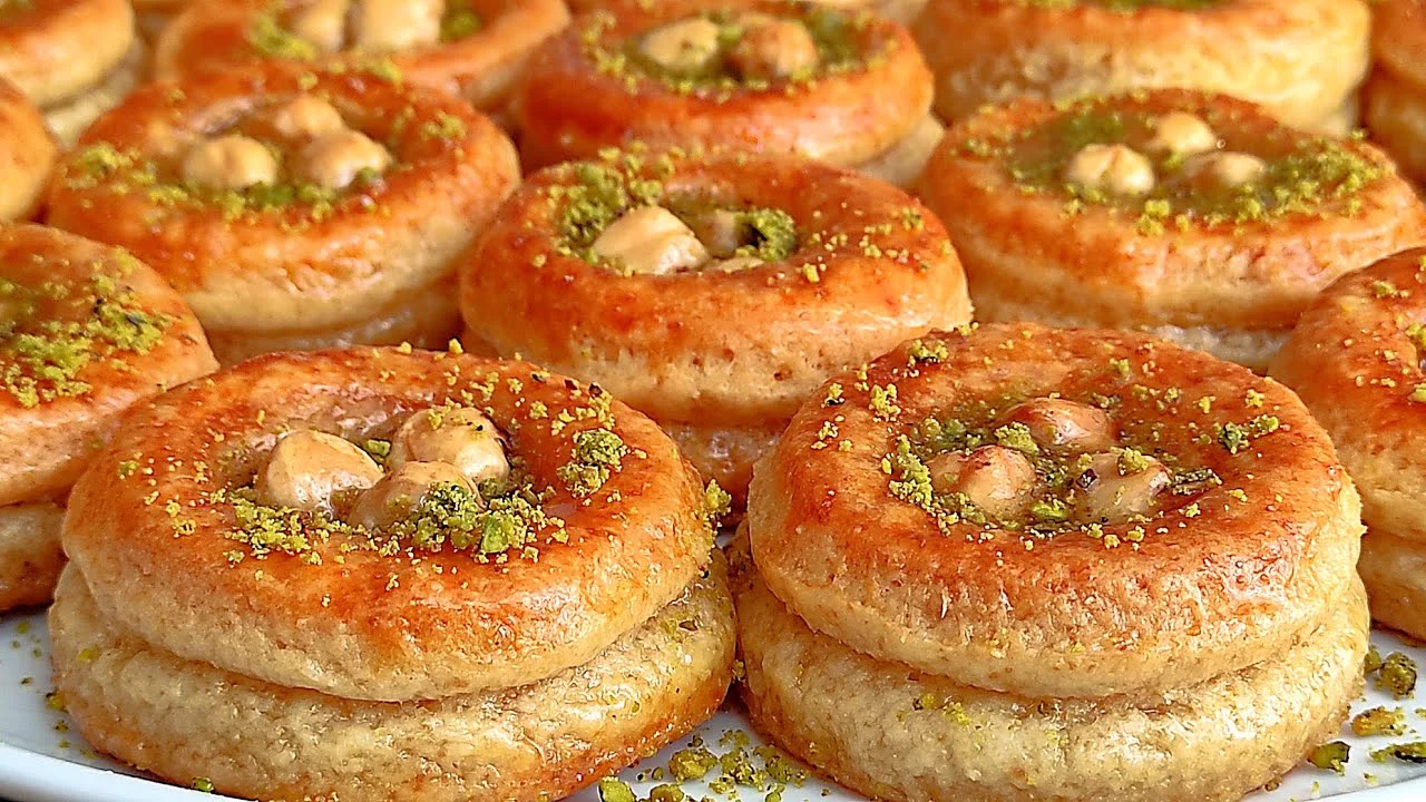 BAKLAVA DEĞİLAMA BAKLAVA TADINDA ŞERBETLİ TATLI TARİFİ BAYRAM'DA BU TARİFİ YAPIN ÖVGÜLERİ KAPIN