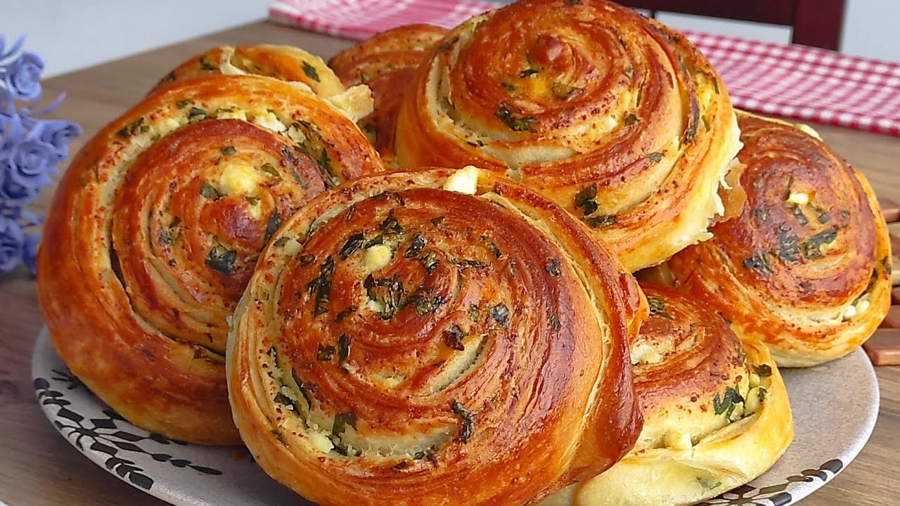 O Kadar KOLAY Kİ Neden Daha Önceden Yapmadım YUMUŞACIK BÖREK TARİFİ