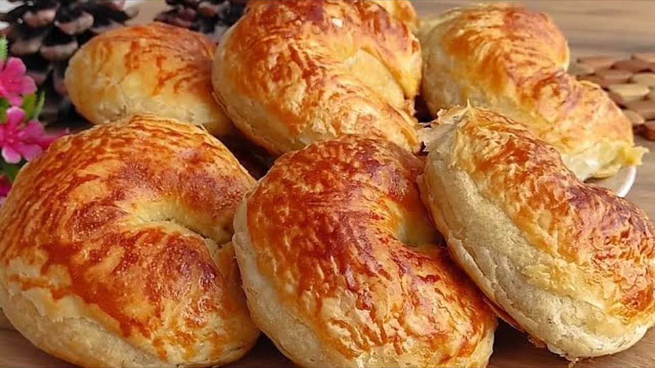 Evde Soğan Varmı? Sadece Un, Su, Tuz ile BU KADAR KOLAY UCUZ ÇITIR BÖREK TARİFİ