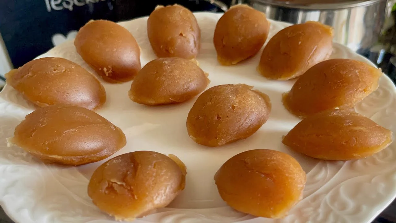 1 BARDAK UNDAN 10 DAKİKADA İPEK GİBİ UN HELVASI (Sütsüz)4 Kişilik
