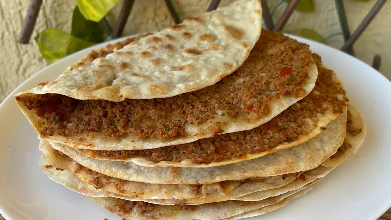 Evde LAHMACUN Yapmak Hem Kolay Hem Daha Lezzetli Tencerede Lahmacun Tarifi