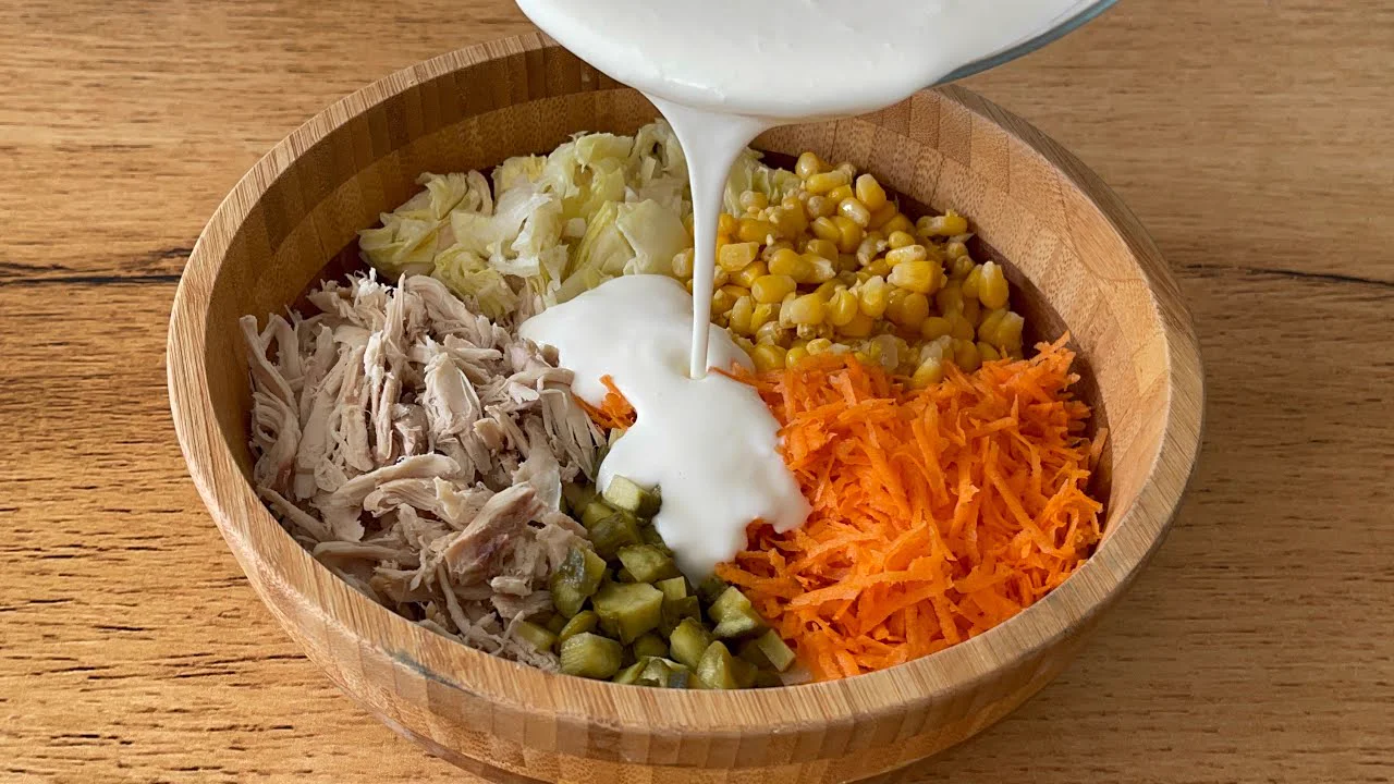 Aşırı Derece Lezzet İçerir GÖBEK MARULLU TAVUKLU Salata Tarifi