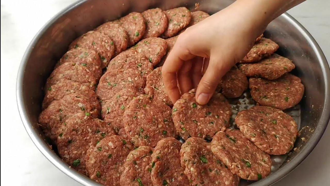 10 NUMARA KÖFTE YAPMANIN SIRLARI BU KÖFTE TARİFİNİ DENEMEDEN GÜZEL KÖFTE YAPIYORUM DEME