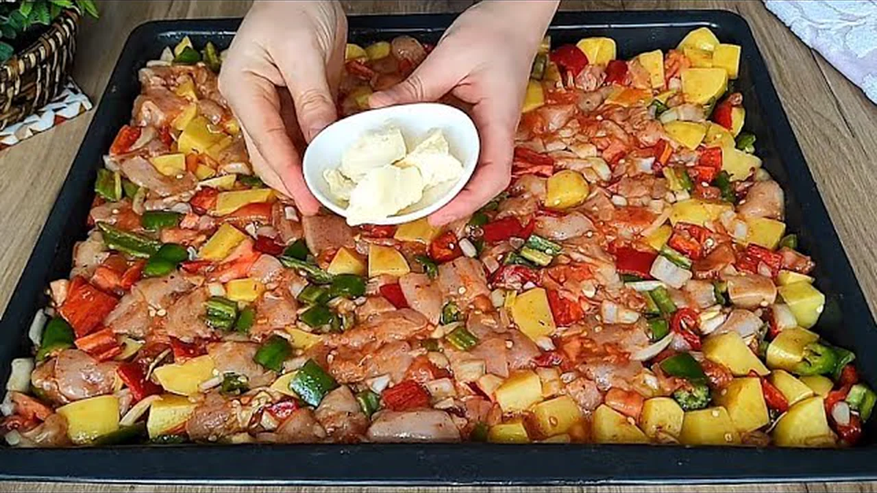 10 DAKİKADA HAZIR FIRINDA SEBZELİ TAVUK NASIL YAPILIR FIRINDA EFSANE ANA YEMEK TARİFİ