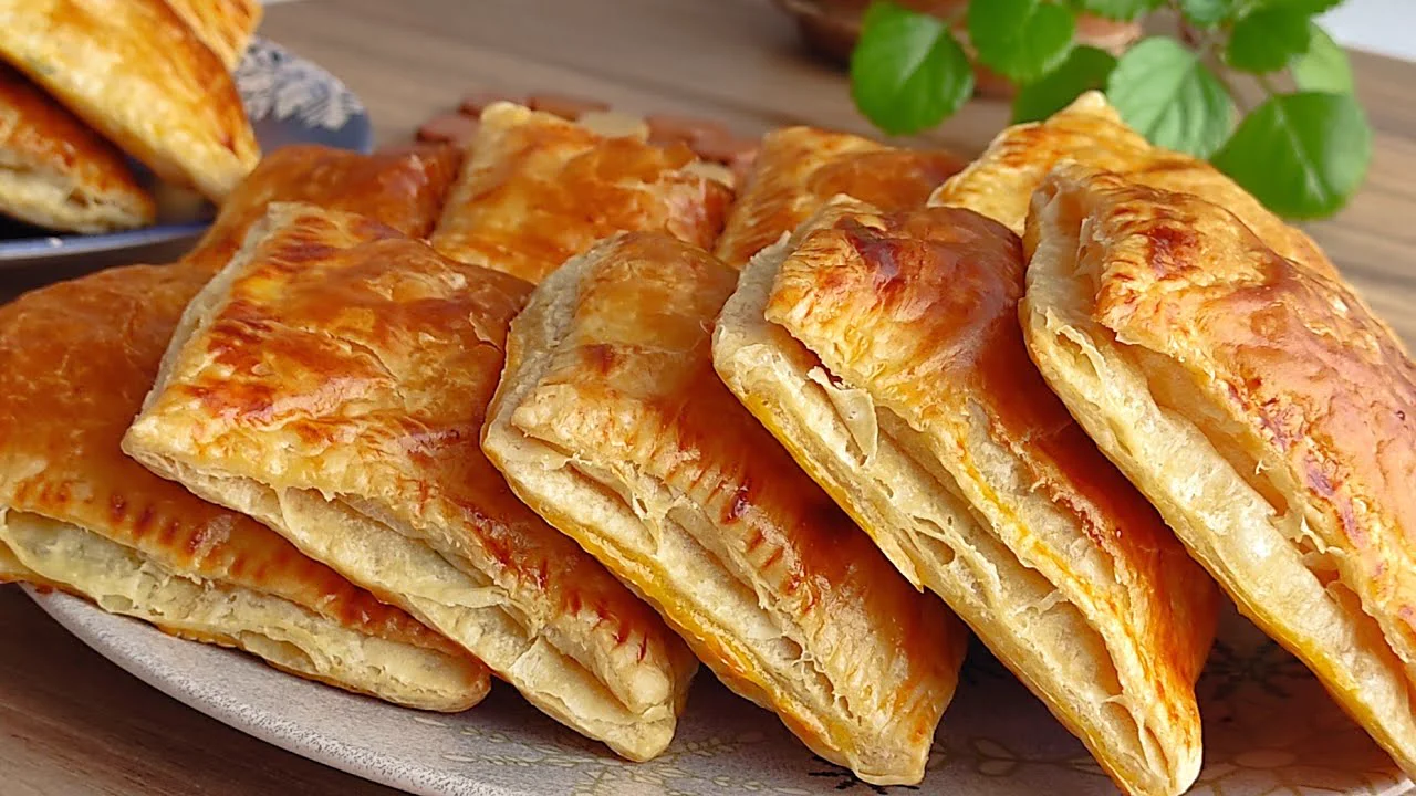 BU TARİFLE EL AÇMASI BÖREK YAPMAYAN KALMASIN!! ÇITIR ÇITIR YOK BÖYLE BİR LEZZETKOLAY BÖREK