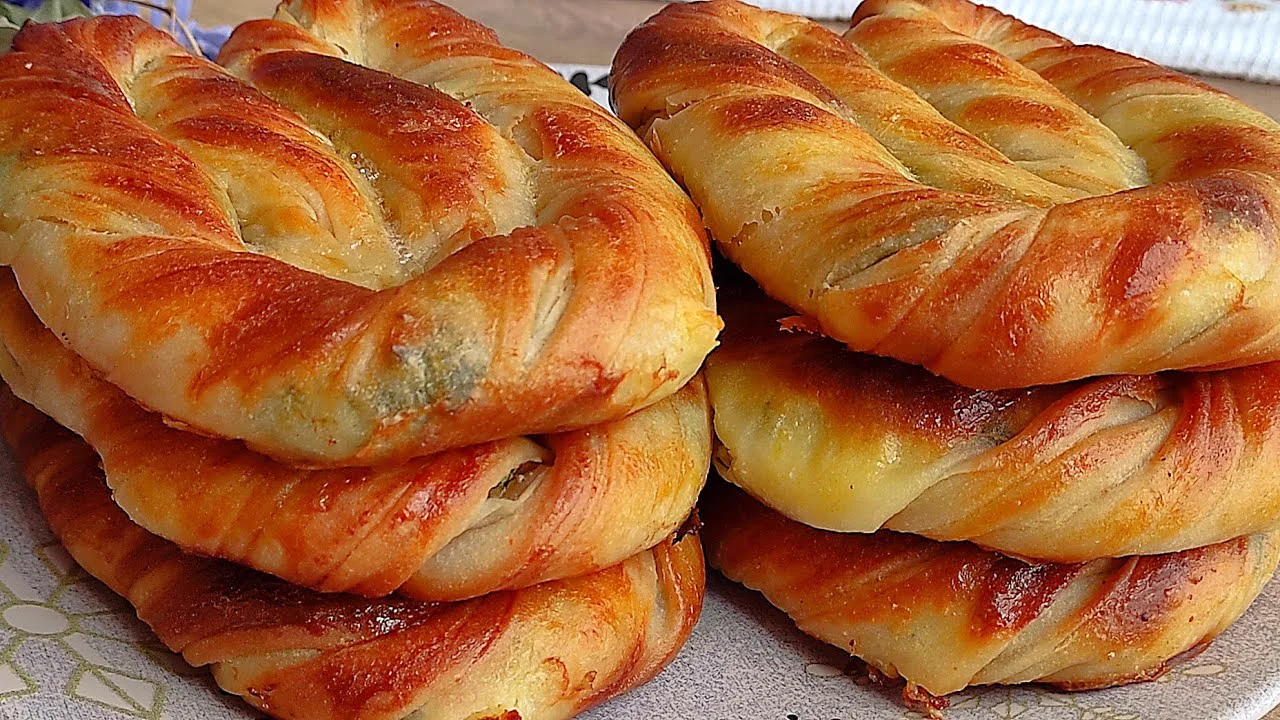 KAÇ TEPSİ YAPSAM BAĞIMLILIK YAPAR ANINDA BİTER BÖREK TARİFİ KOLAY VE LEZZETLİ