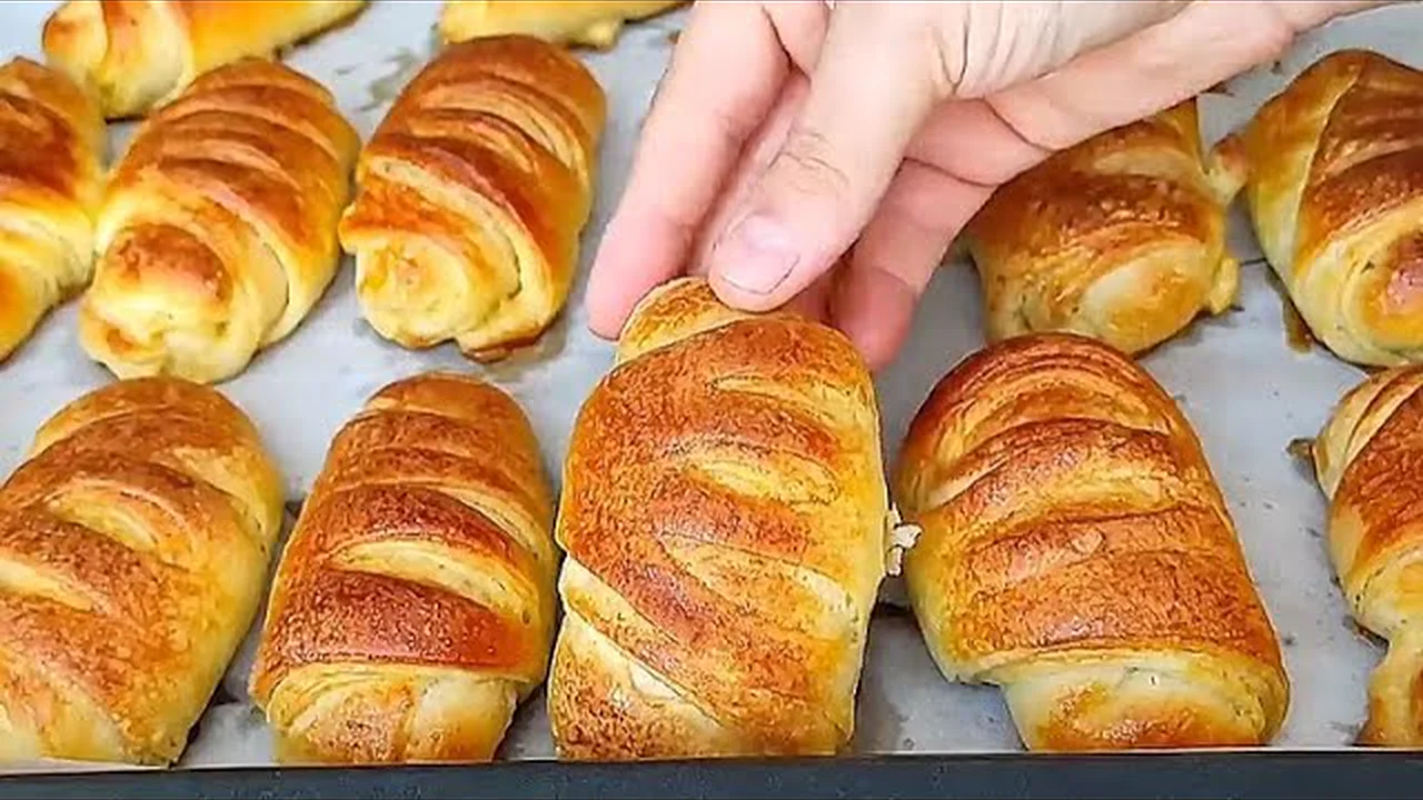 KAÇ TEPSİ YAPSANIZ HEPSİ FIRINDAN ÇIKTIĞI GİBİ BİTER YUMUŞACIK PUF POĞAÇA TARİFİ